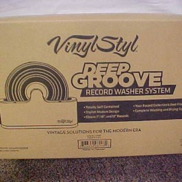 Keep your vinyl records shiny, clean and sounding their best, with the VINYL STYL “Deep Groove Record Washer System”!