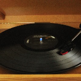 Cool article on the growing popularity of VINYL among college students.