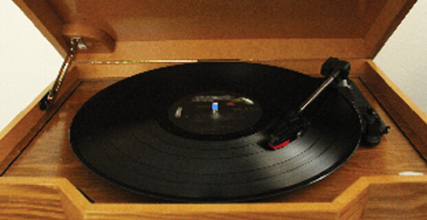 Cool article on the growing popularity of VINYL among college students.